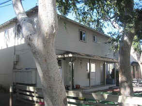 633 Buckeye St in Redwood City, CA - Building Photo - Building Photo