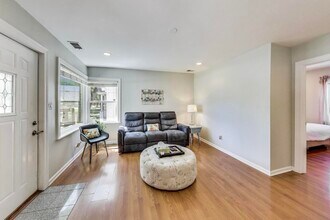 615 The Lane in Hinsdale, IL - Building Photo - Building Photo