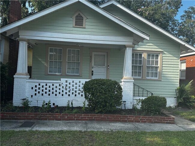 property at 627 W 35th St