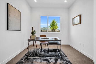 107 Silang St in Daly City, CA - Foto de edificio - Building Photo