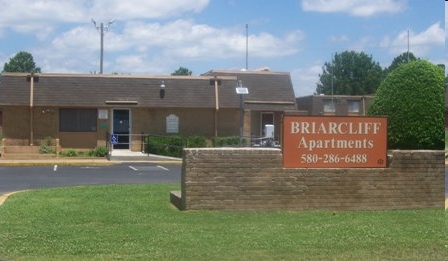 Briarcliff Apartments in Idabel, OK - Building Photo