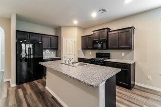 11328 SW 33rd Terrace in Yukon, OK - Building Photo - Building Photo