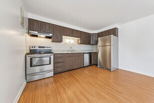 110 Losson Rd, Unit 10-02 in Cheektowaga, NY - Building Photo