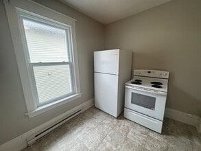 385 Lutz St in Moncton, NB - Building Photo - Building Photo