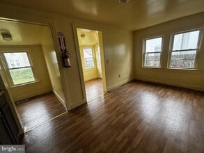 2 E Vine St in Millville, NJ - Building Photo - Building Photo