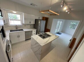 3720 Jardin St in Houston, TX - Foto de edificio - Building Photo