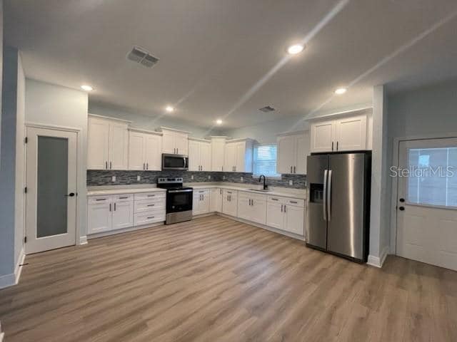 2210 Tomberlin Grove Ln in Plant City, FL - Building Photo - Building Photo