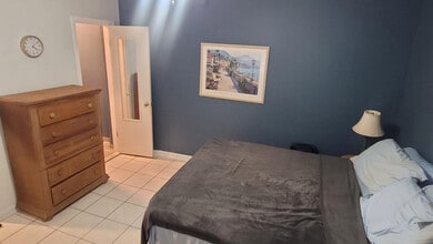 324 Indiana St in Hollywood, FL - Foto de edificio - Building Photo