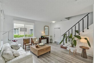 1381 Sago Ln in Weston, FL - Building Photo - Building Photo