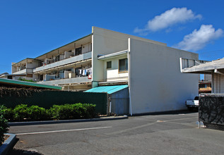 747 Kapahulu Ave in Honolulu, HI - Building Photo - Building Photo