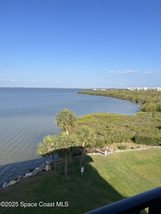 201 International Dr in Cape Canaveral, FL - Building Photo