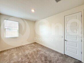 2464 N Morrison Ave in Casa Grande, AZ - Foto de edificio - Building Photo