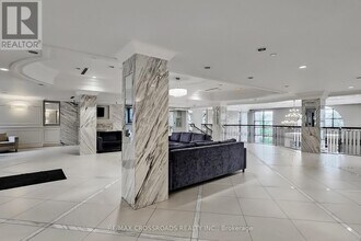 99 S Town Centre Blvd in Markham, ON - Building Photo - Building Photo