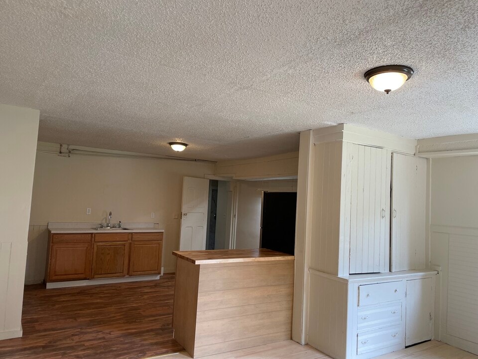223 Jackson St, Unit 3 in Willimantic, CT - Building Photo
