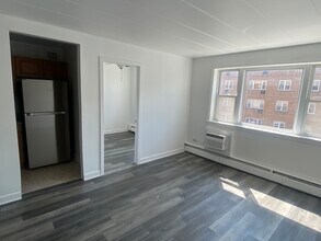 6160 N Damen Ave in Chicago, IL - Building Photo - Building Photo