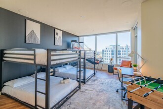 44 W Monroe St in Phoenix, AZ - Building Photo - Building Photo