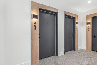 3229 St Johns St in Port Moody, BC - Building Photo - Building Photo