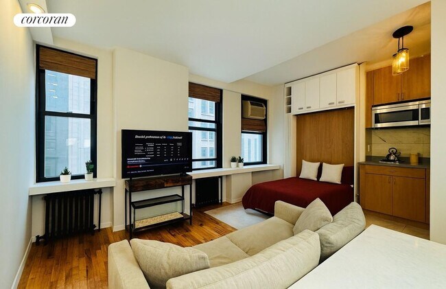 4 Lexington Ave in New York, NY - Building Photo - Building Photo
