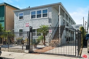 2033 S Shenandoah St in Los Angeles, CA - Building Photo