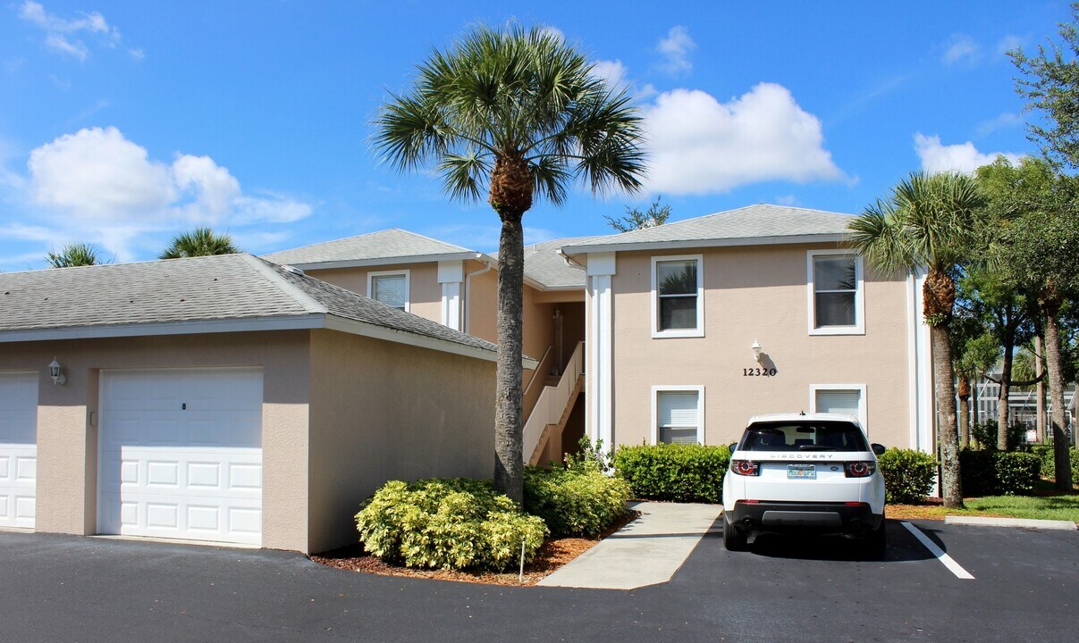 12320 Notting Hill Ln in Bonita Springs, FL - Building Photo