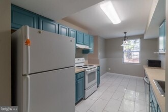 35 Pickering Ct in Germantown, MD - Building Photo - Building Photo