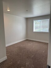 1015 SE 4th St in Bend, OR - Building Photo - Building Photo