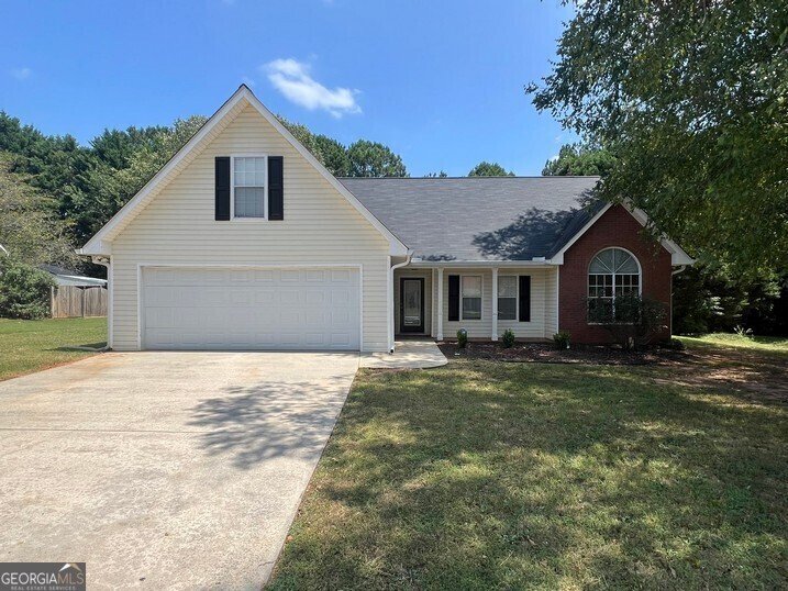 240 Rosewood Cir in Covington, GA - Building Photo