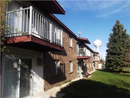 Madison Fieldcrest Apartments in Madison, MN - Building Photo - Building Photo