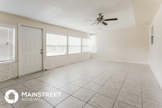 1702 SW Boeing St in Port St. Lucie, FL - Building Photo - Building Photo