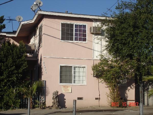 11411 Collins St in North Hollywood, CA - Building Photo - Building Photo