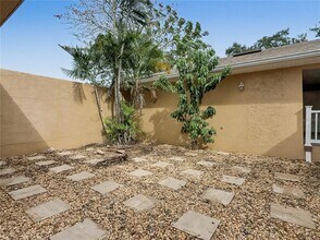 125 Lake Roy Dr in Winter Haven, FL - Building Photo - Building Photo