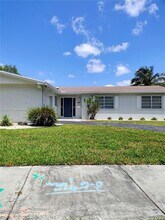 9941 SW 101st St in Miami, FL - Building Photo - Building Photo