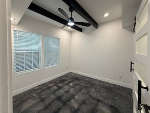 222 S Olive St in San Antonio, TX - Building Photo - Building Photo