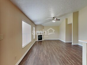 970 Foxtail Dr in Franklin, IN - Foto de edificio - Building Photo