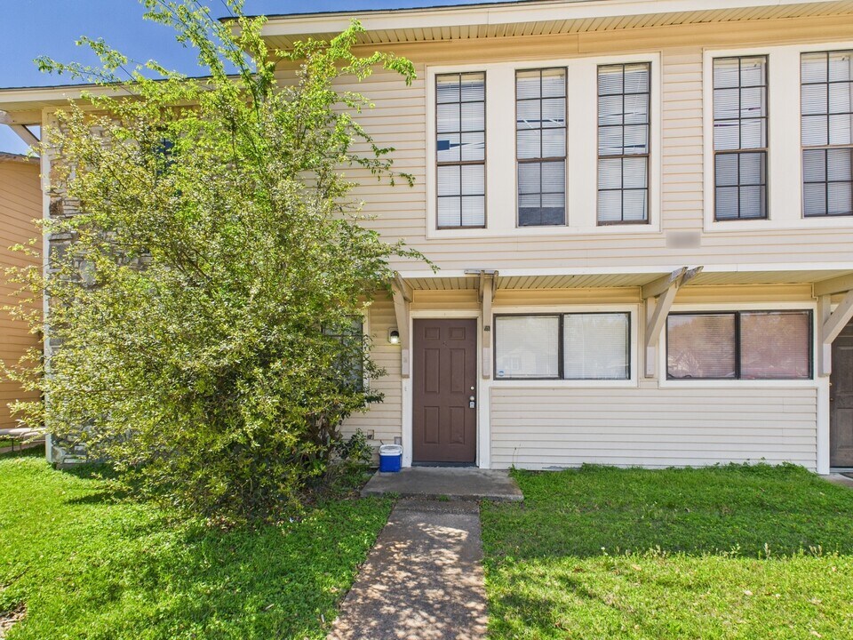 1108 Welsh Ave in College Station, TX - Building Photo