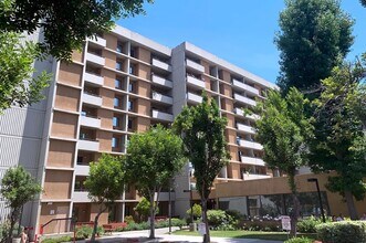 440 N Madison Ave in Pasadena, CA - Building Photo - Building Photo