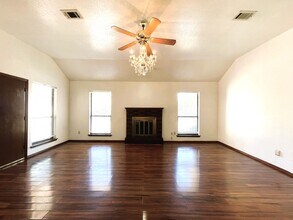 5804 Republic Dr in Oklahoma City, OK - Building Photo - Building Photo