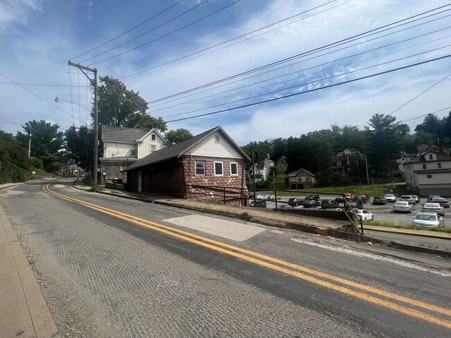 664 Willey St in Morgantown, WV - Building Photo - Building Photo