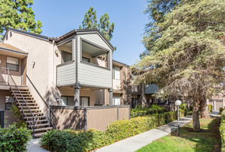 Stonewood Apartments in Riverside, CA - Foto de edificio - Building Photo