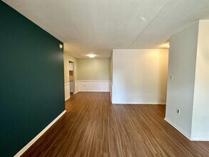 1 DOVER HALL in Dover, DE - Building Photo - Building Photo