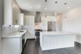 3224 N Elston Ave in Chicago, IL - Building Photo - Building Photo