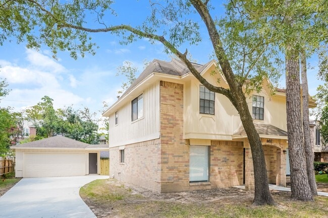 property at 8431 Pines Pl Dr