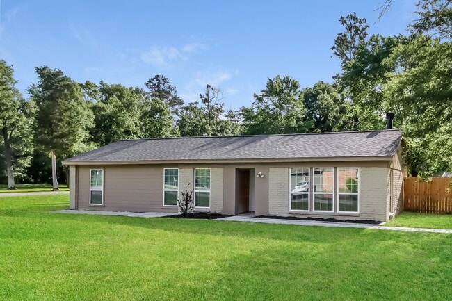 24118 Grey Fox Dr in Huffman, TX - Building Photo - Building Photo