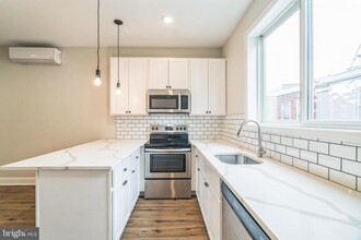 715 Cantrell St in Philadelphia, PA - Building Photo - Building Photo