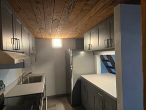 222 Jay St, Unit #207 in La crosse, WI - Foto de edificio - Building Photo