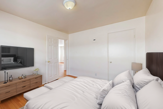 1033 Louisiana Blvd SE in Albuquerque, NM - Building Photo - Building Photo