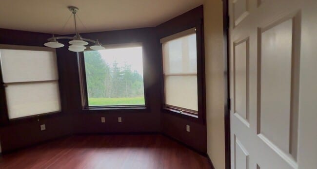 property at 418 Ravenwood Rd