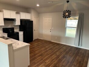 1170 Rockwell Dr in Conway, AR - Building Photo - Building Photo