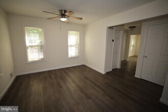 2400 Ansdel Ct in Reston, VA - Building Photo - Building Photo