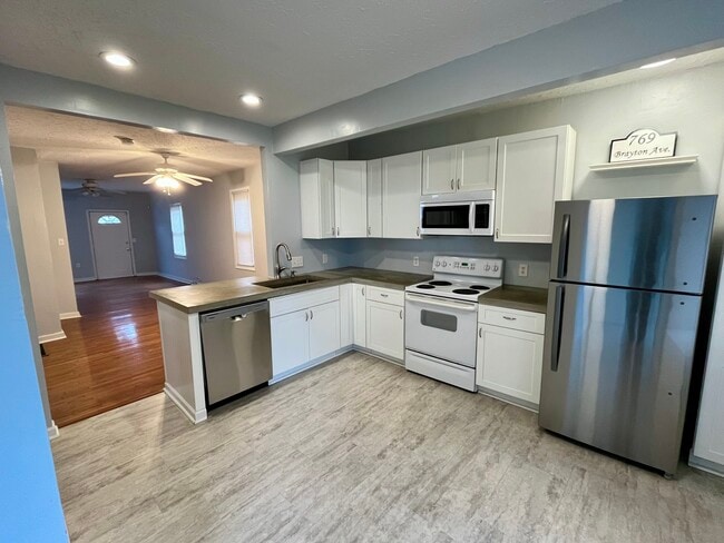 769 Brayton Ave in Cleveland, OH - Building Photo - Building Photo